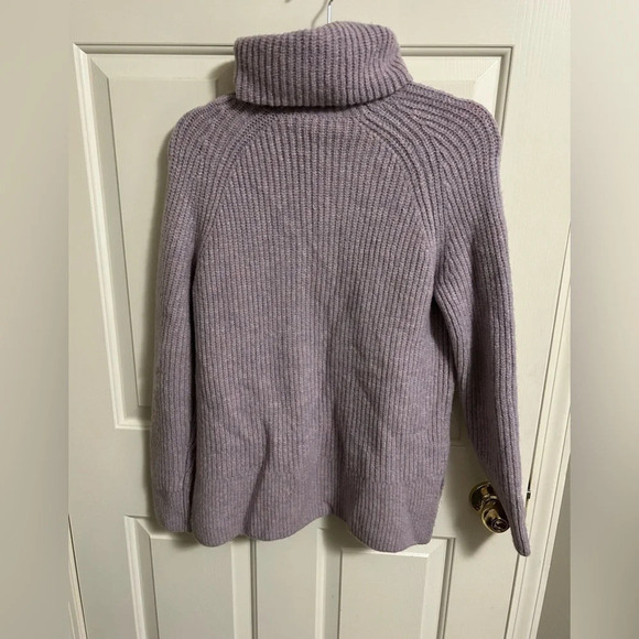 Madewell  Mercer Turtleneck Sweater in Coziest Yarn Size Small Purple - Picture 4 of 4